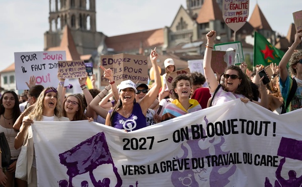 Suisse : des milliers de personnes mobilisées à Lausanne pour la Grève féministe