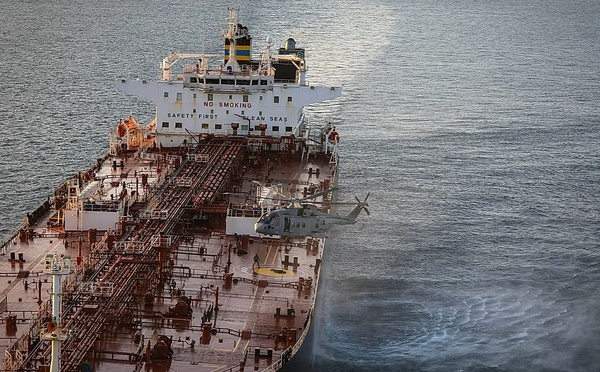 Manche : un navire de guerre russe tire des coups de semonce sur un yacht britannique
