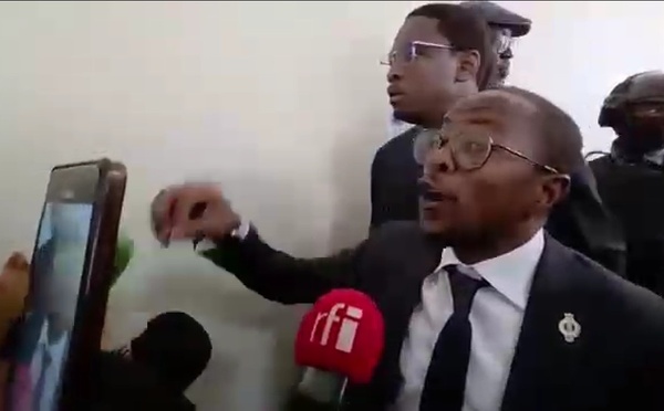 Après son expulsion de l'hémicycle, Abdou Mbow dénonce un « régime fasciste » et s'en prend à Ousmane Sonko