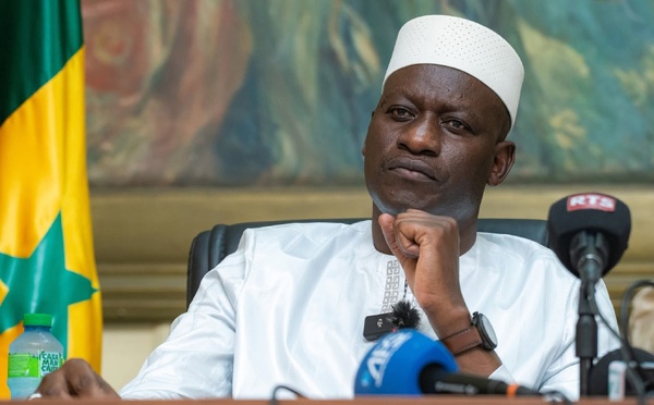 Abass Fall charge la rencontre nationale des exécutifs territoriaux : «une salle faussement remplie »