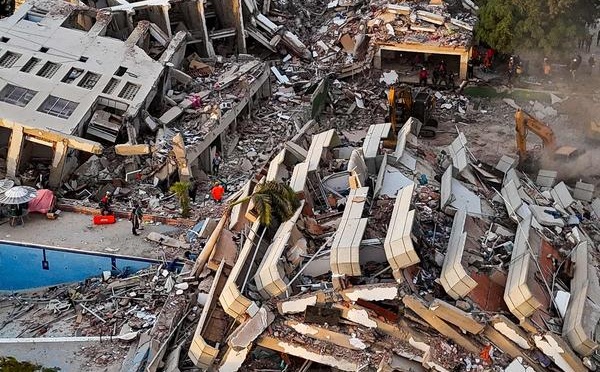 Plus de 2 500 morts au Venezuela : la colère éclate contre le gouvernement après le séisme meurtrier.