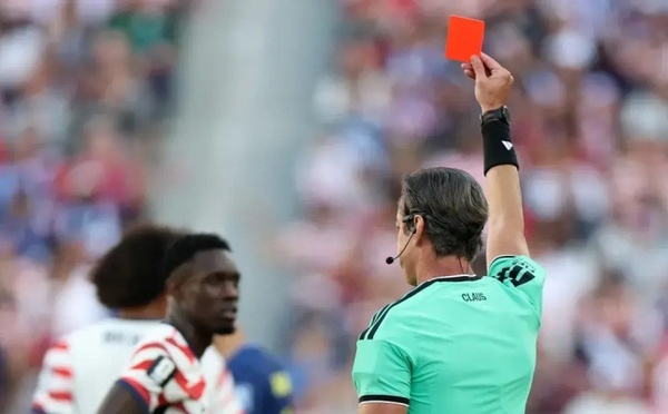 Coupe du monde 2026: le carton rouge infligé à l'Américain Balogun annulé, Donald Trump remercie la Fifa