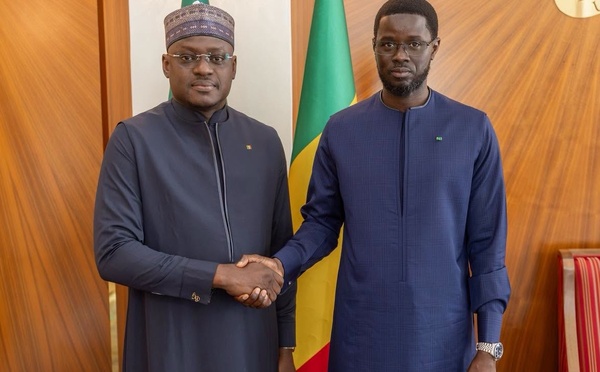 Palais : le maire de Yeumbeul Sud, Bara Gaye, reçu par Diomaye 