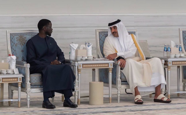 Doha : Bassirou Diomaye Faye présente les condoléances du Sénégal à l’Émir du Qatar