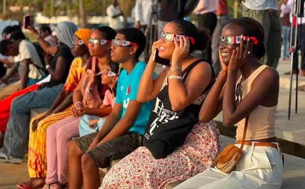 Éclipse solaire à Dakar : la Lune plonge la capitale dans une étonnante pénombre