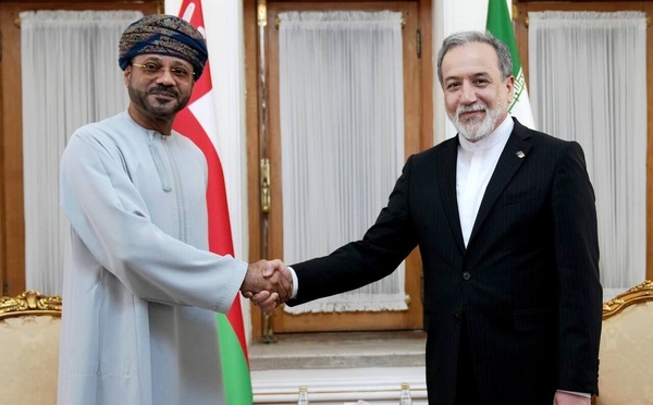 Détroit d’Ormuz : l’Iran annonce des « accords » avec Oman et accuse Washington de faire obstruction