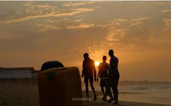 Guédiawaye : un jeune couple surpris en plein rapport sexuel sur la plage de Gadaye