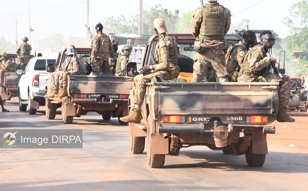 Mali : plus de 900 camions-citernes arrivent à Bamako sous escorte des FAMa
