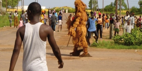Mbour : dix membres de « lël » clandestins interpellés, des machettes saisies