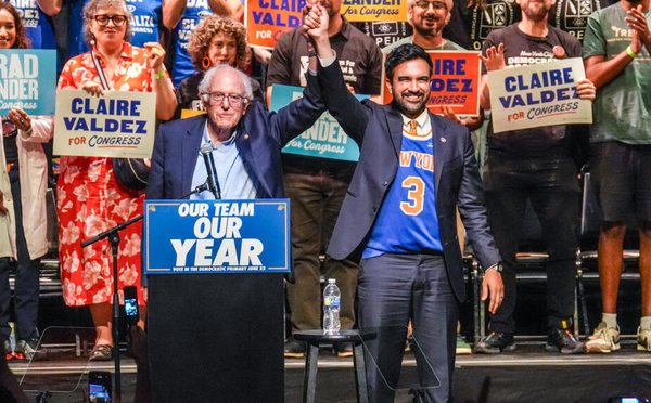 États-Unis: de Bernie Sanders à Zohran Mamdani, le retour en force des socialistes américains