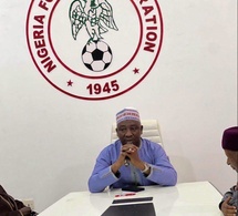 Soupçons de corruption à la Fédération nigériane de football : le président et son SG démissionnent