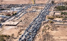 Funérailles de Saïf al-Kadhafi : Bani Walid submergée par un millier de véhicules, un embouteillage impressionnant