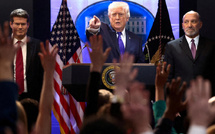 États-Unis: Donald Trump annonce faire passer ses nouveaux droits de douane mondiaux de 10% à 15%