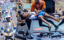 Incident avec un jeune homme : Mamadi Doumbouya contraint d’intervenir face à sa garde