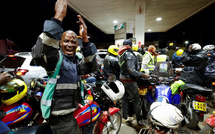 Au Kenya, l'augmentation des prix à la pompe suscite la colère des Kényans