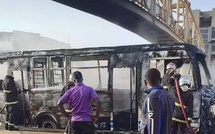 Dakar : un bus Tata prend feu sur la VDN 3
